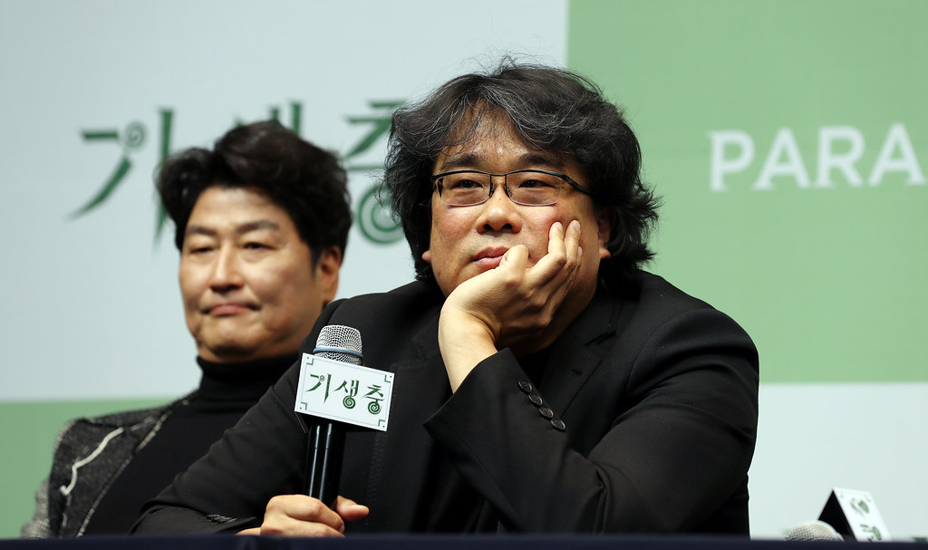 bong-joon-ho-during-an-interview-for-parasite-movie